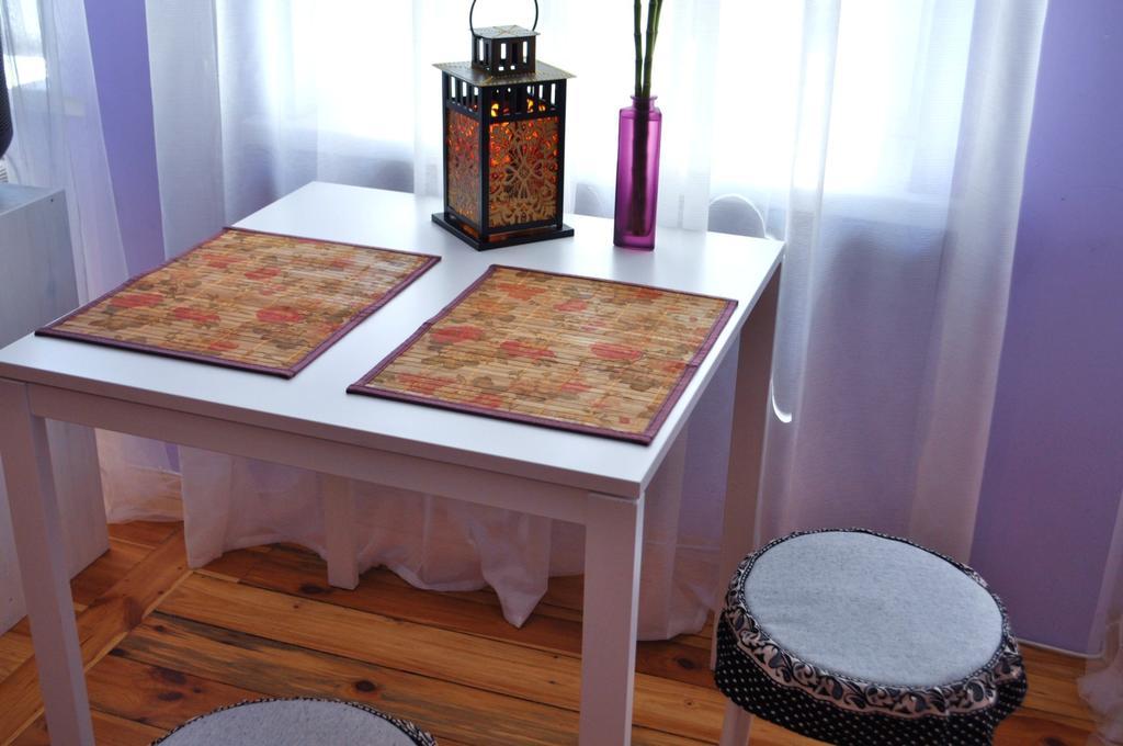 Happy House Hostel بوزنان الغرفة الصورة