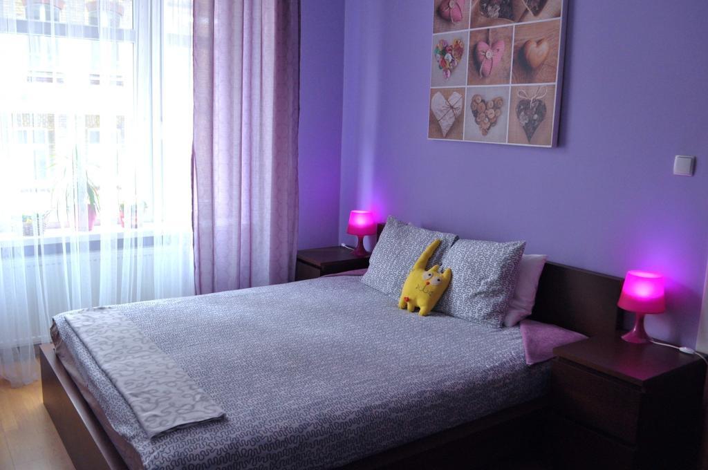 Happy House Hostel بوزنان الغرفة الصورة