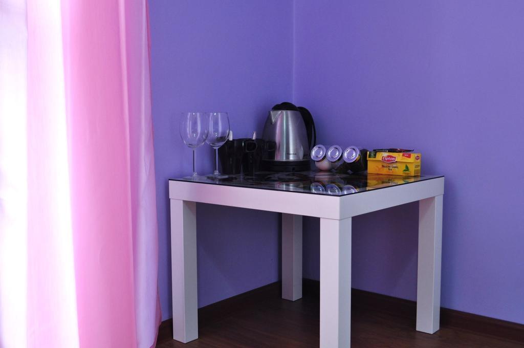 Happy House Hostel بوزنان الغرفة الصورة