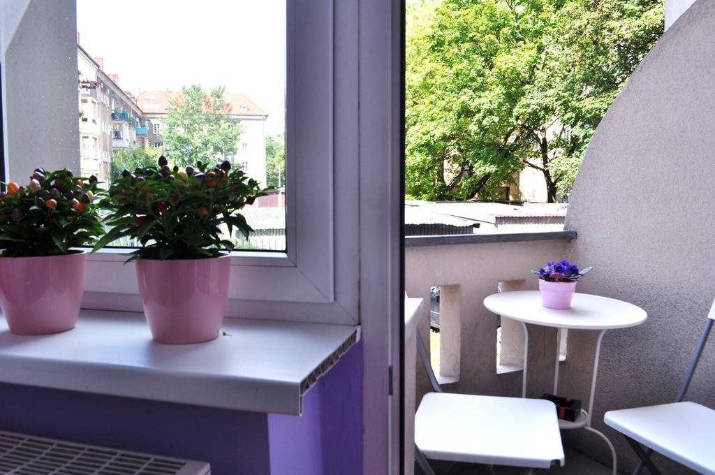 Happy House Hostel بوزنان الغرفة الصورة